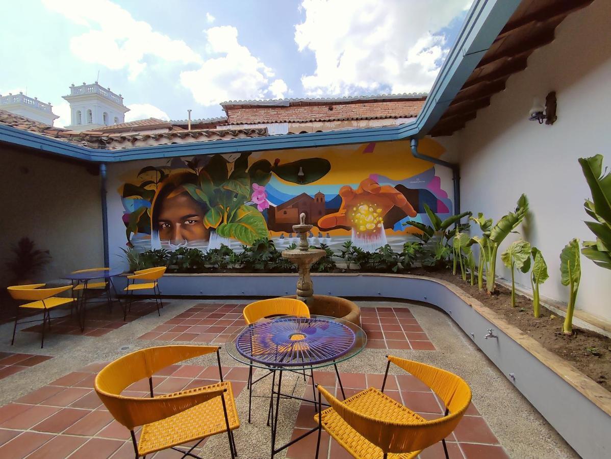 Trip Monkey Giron Hotel Buitenkant foto