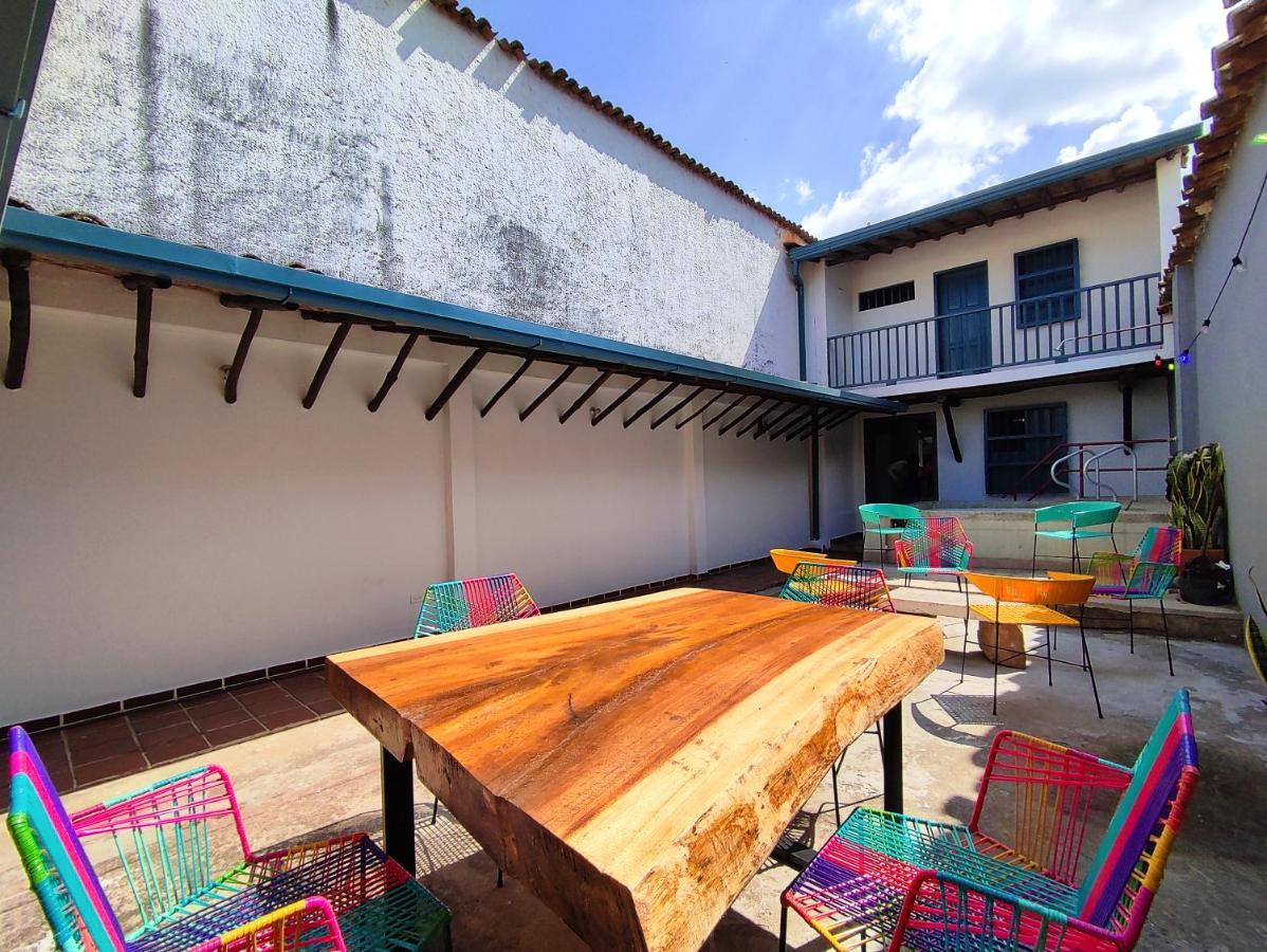 Trip Monkey Giron Hotel Buitenkant foto