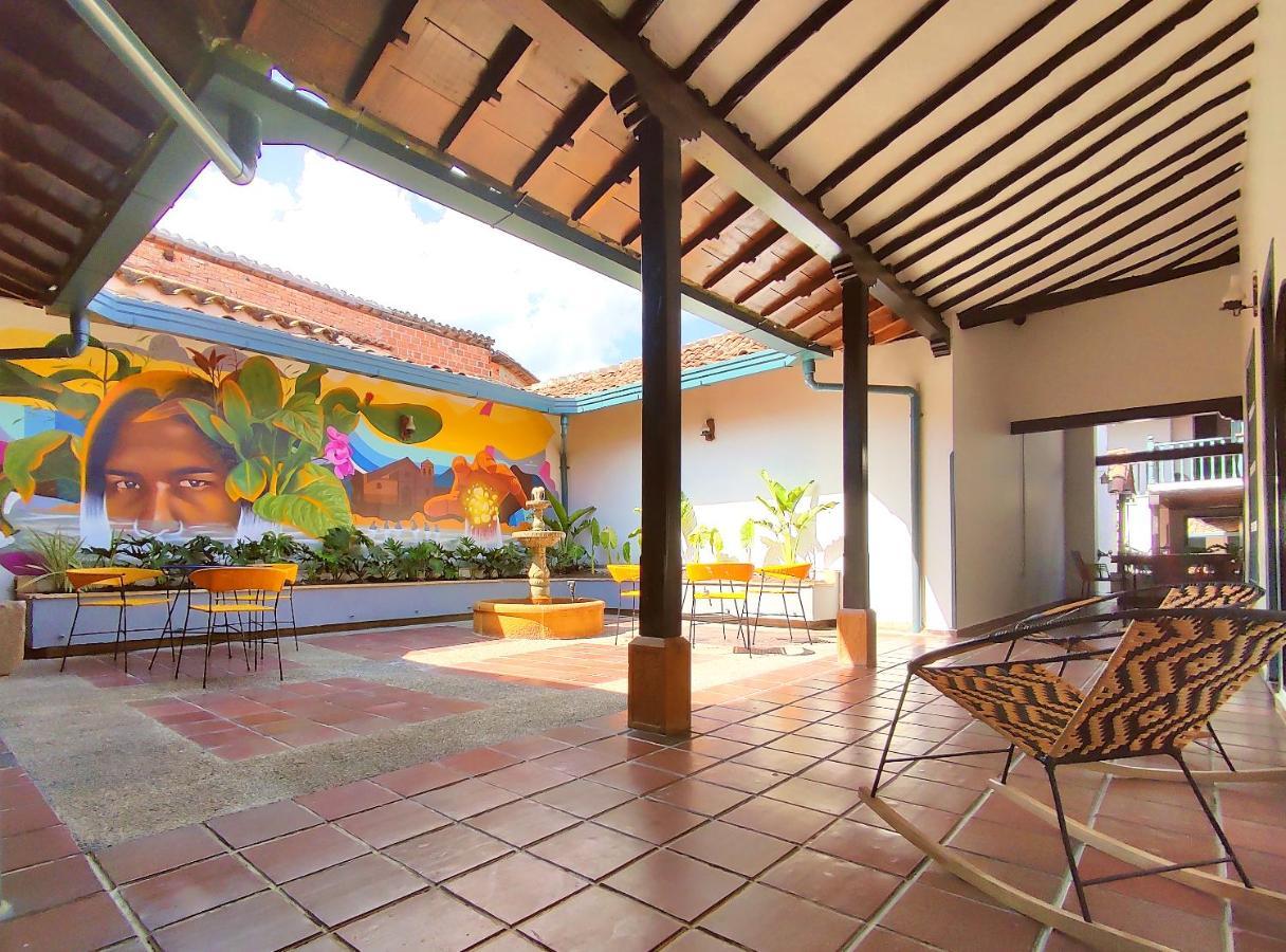 Trip Monkey Giron Hotel Buitenkant foto