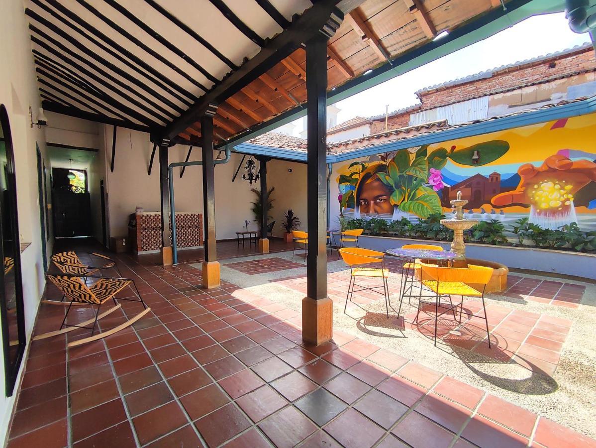 Trip Monkey Giron Hotel Buitenkant foto
