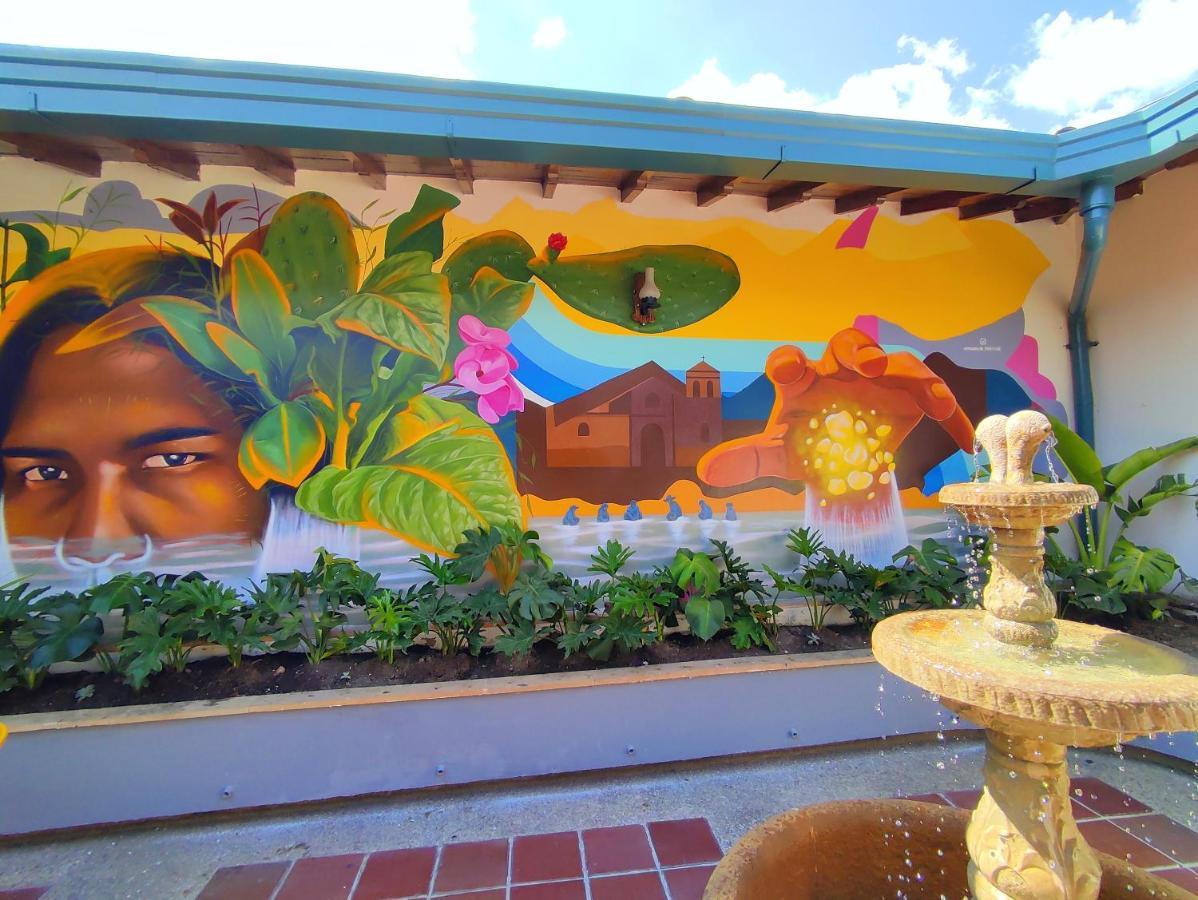 Trip Monkey Giron Hotel Buitenkant foto